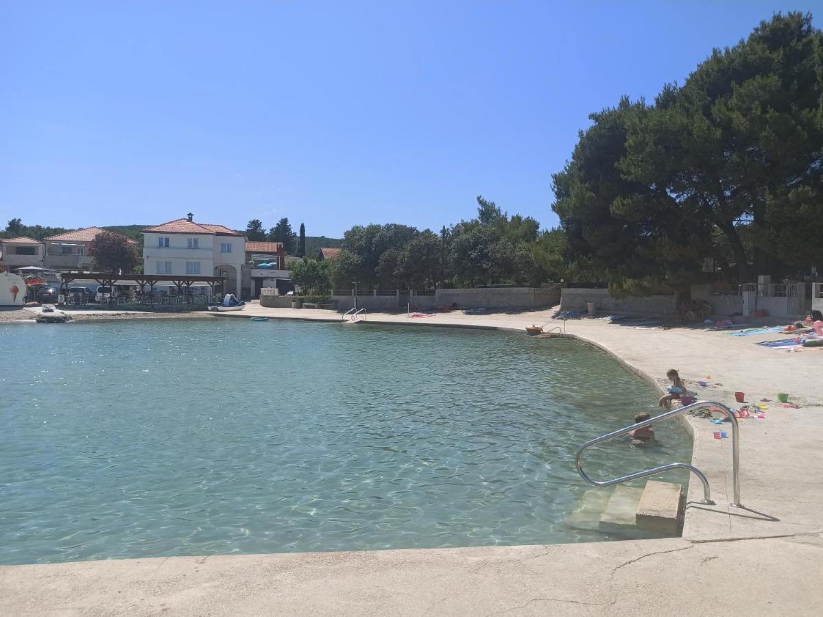 Apartments Kornati Ždrelac 外观 照片
